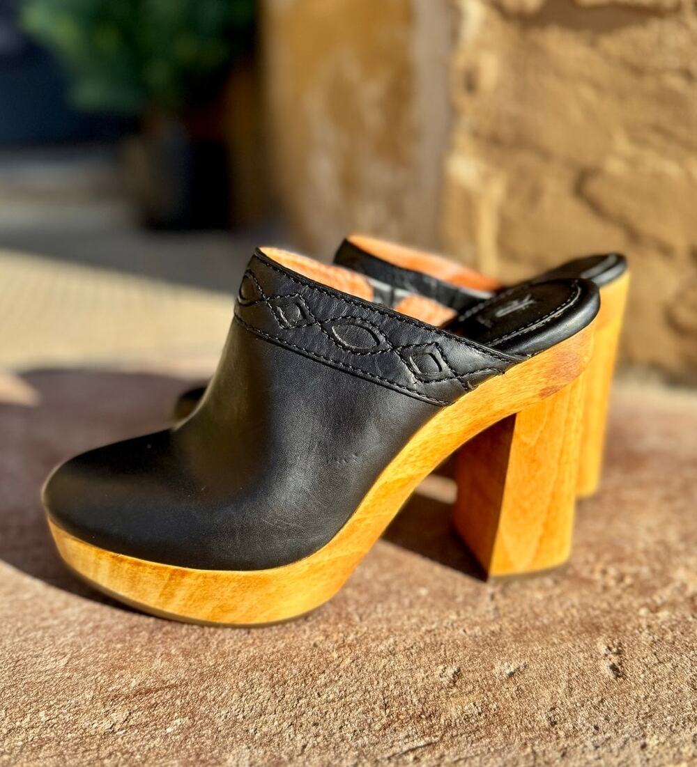 Frye Black Leather Wood Heel Platform Clog Mules Women’s 8.5 Vintage Style